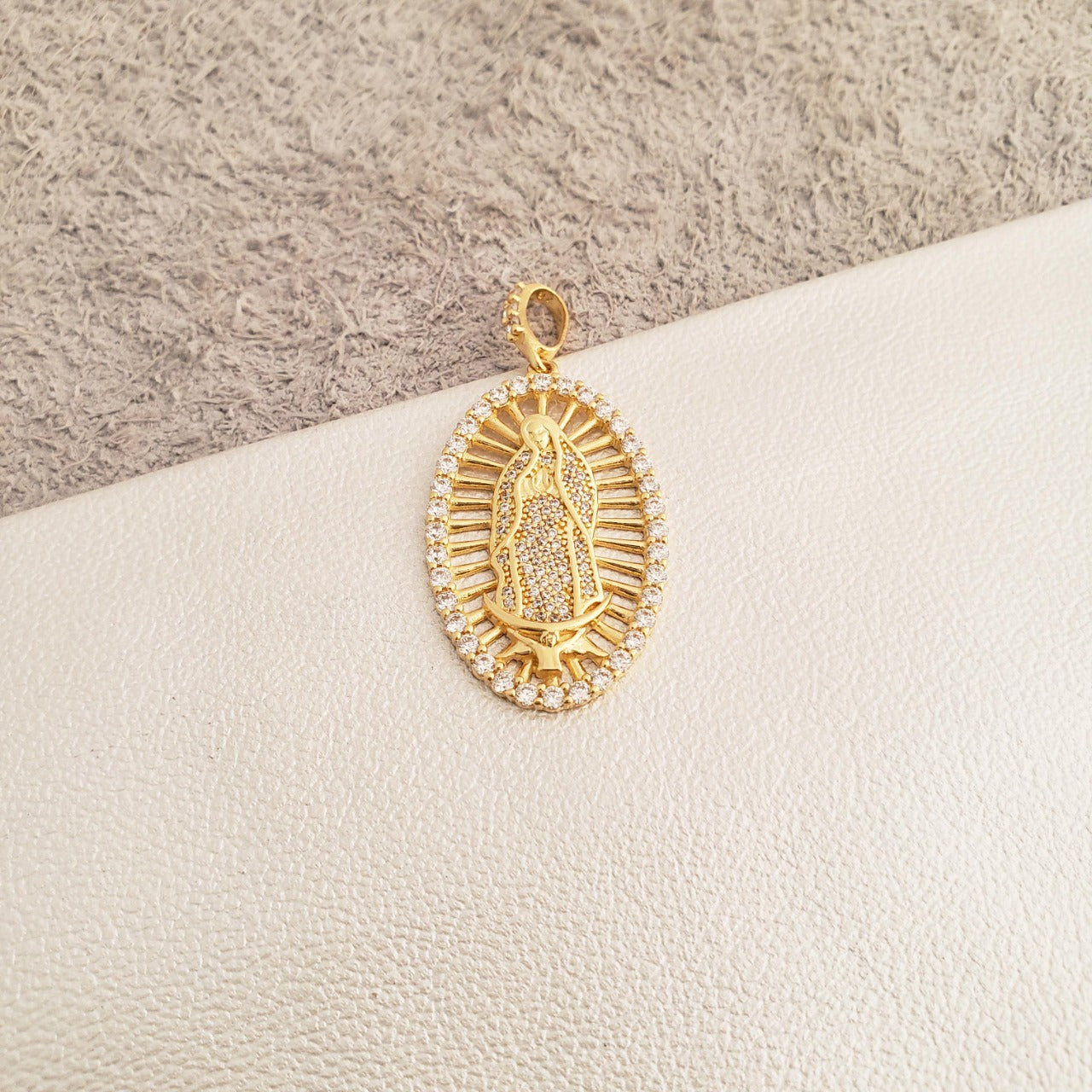 Dije Virgen Guadalupe Swarovski