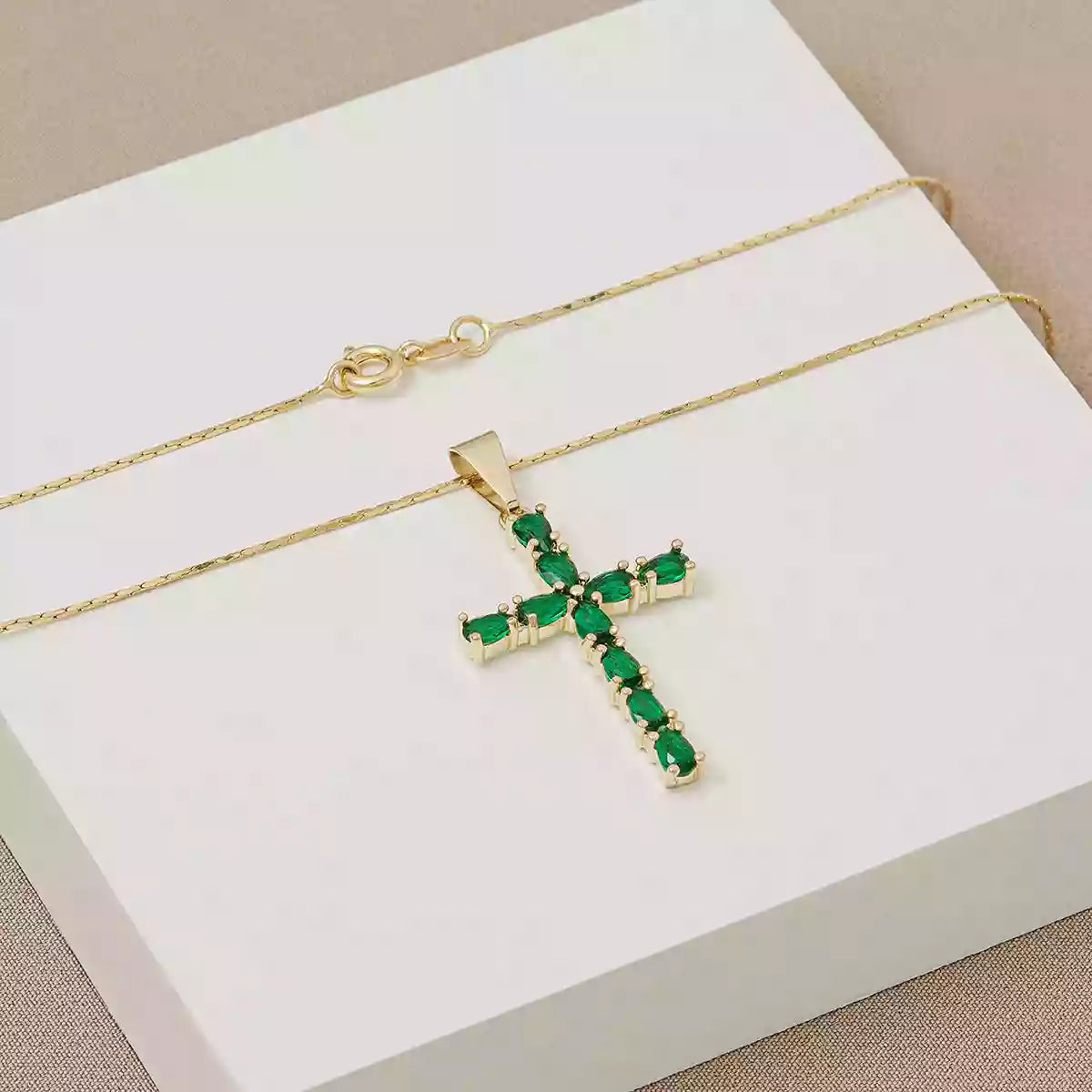 Dije Cruz Emerald