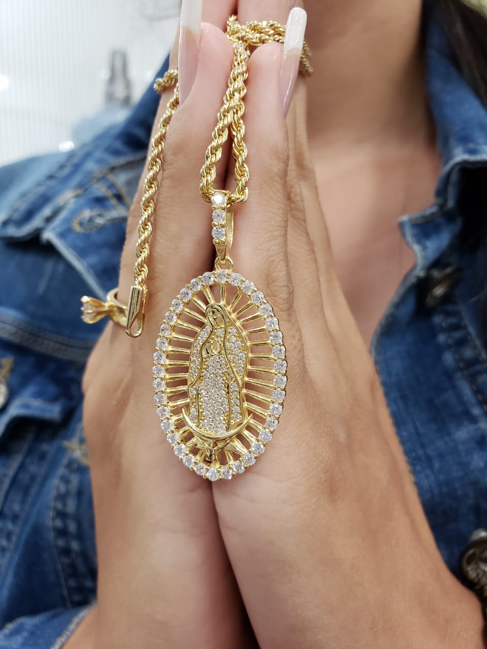 Dije Virgen Guadalupe Swarovski