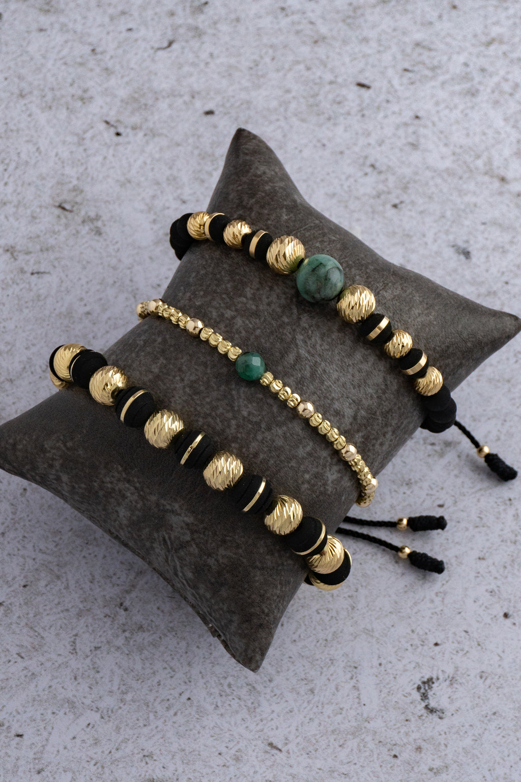 PULSERA BLACK AND GOLD #8