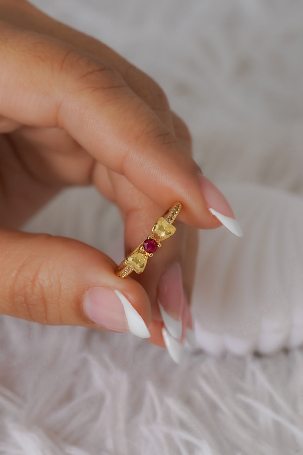 Anillo Scarlet Enchanted Ajustable + Empaque