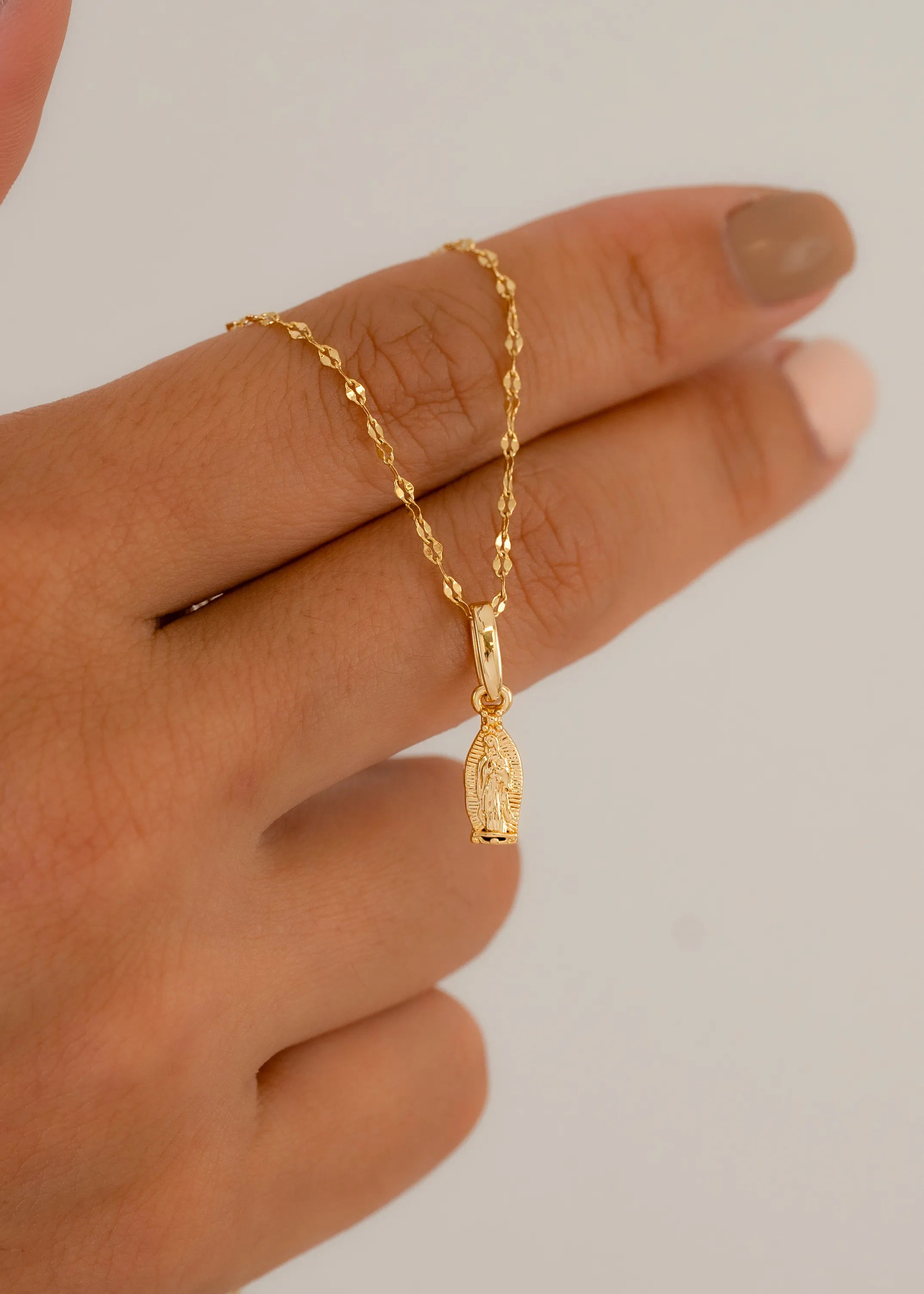 Dije Virgen de Guadalupe Slim