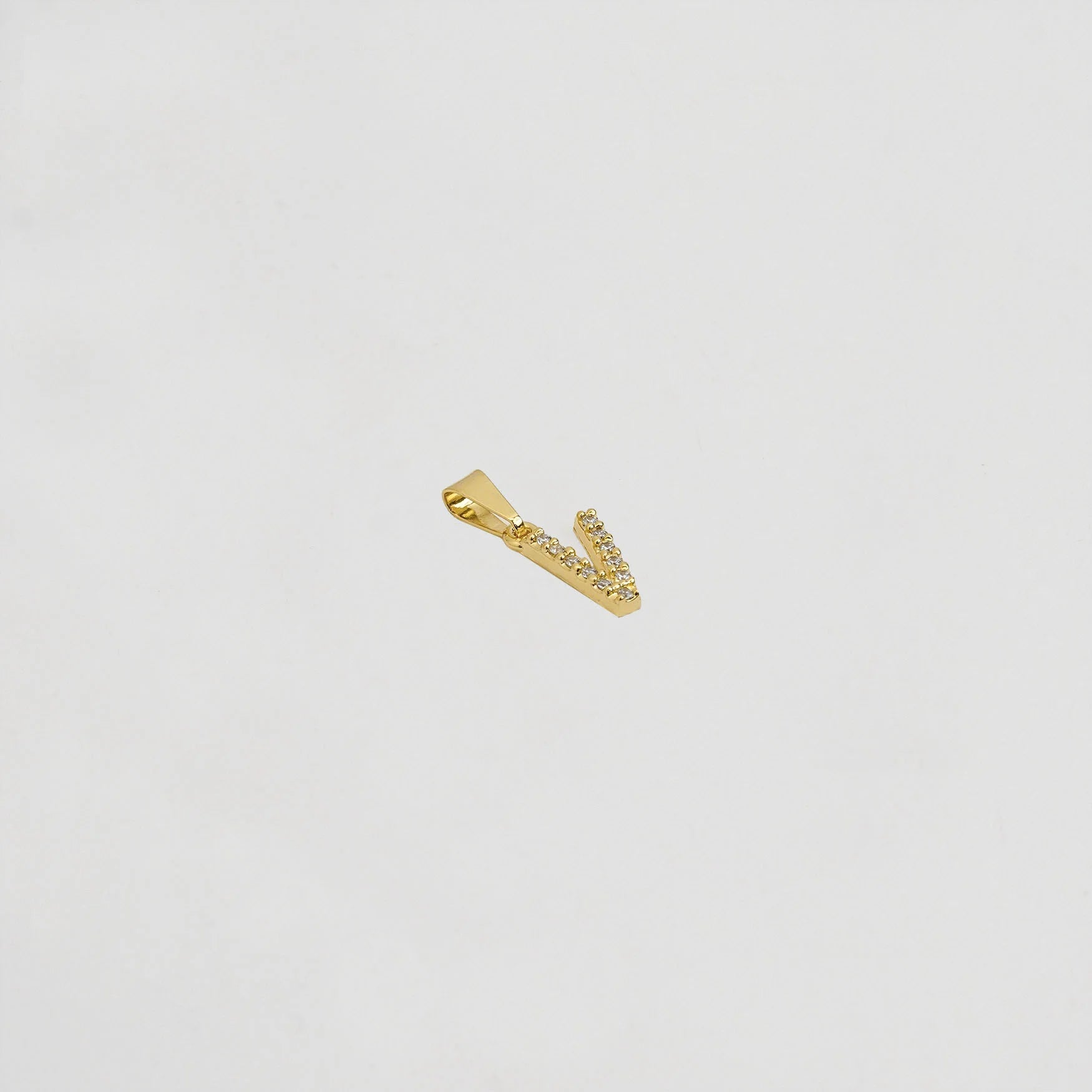 Dije Letra V